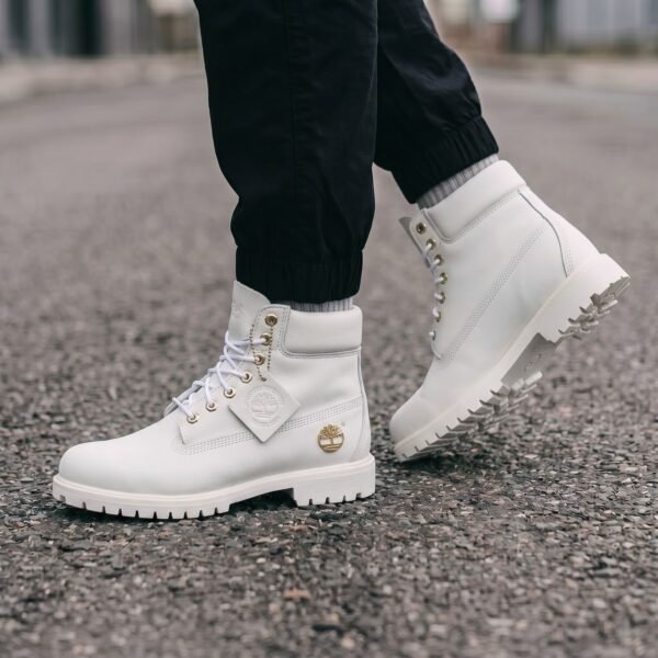 TIMBERLAND BOOT
FULL WHITE
Material: Premium leather quality
