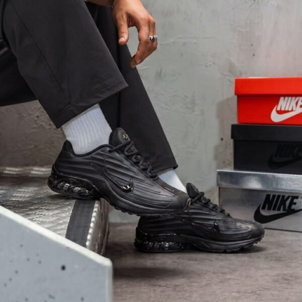 NIKE AIRMAX
Material: Premium leather