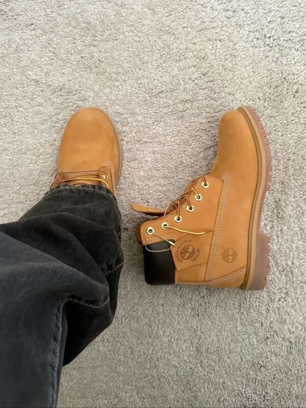TIMBERLAND BOOT
Material: Premium leather quality