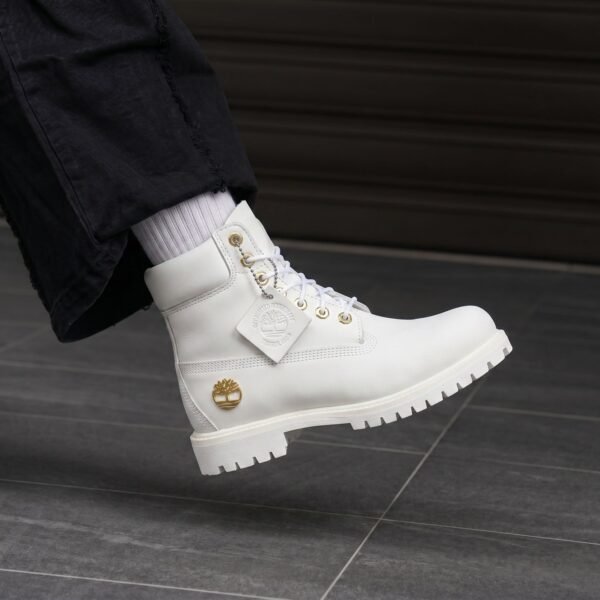 TIMBERLAND BOOT
FULL WHITE
Material: Premium leather quality