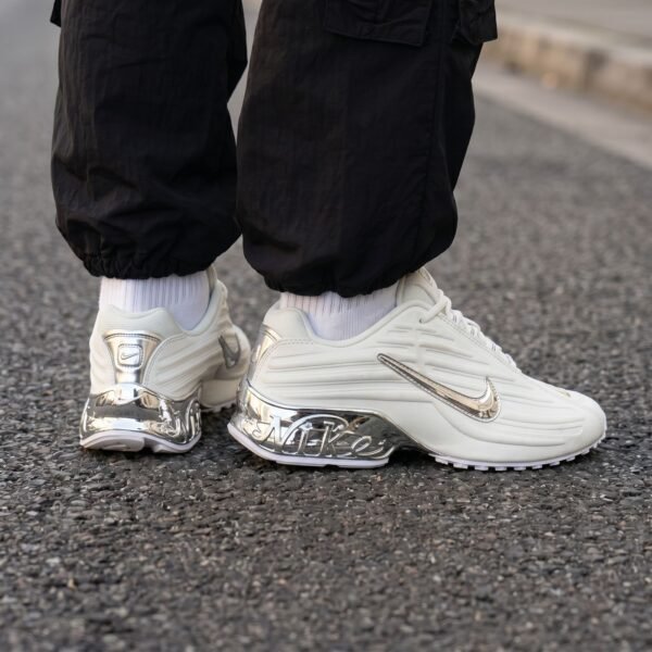 NIKE AIRMAX PLUS
Material: Premium leather