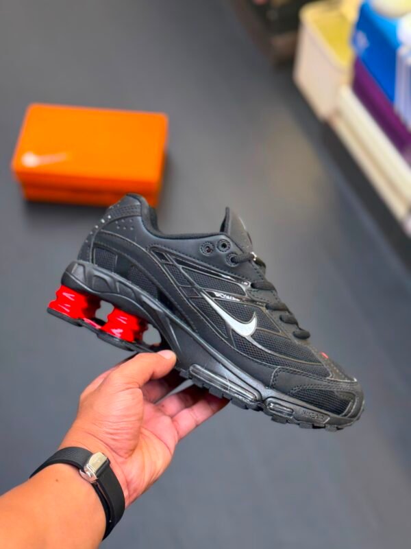 NIKE SHOX SUPREME 
Material: Premium leather quality