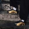 NIKE SHOX R4
Material: Premium leather quality