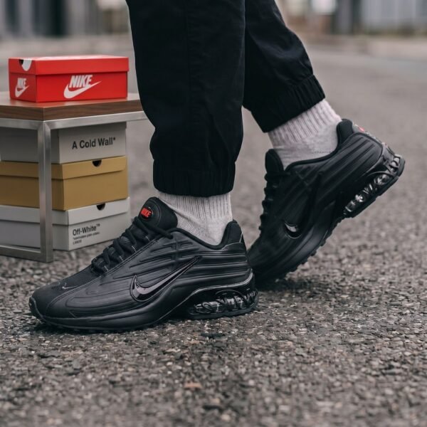 NIKE AIRMAX
Material: Premium leather