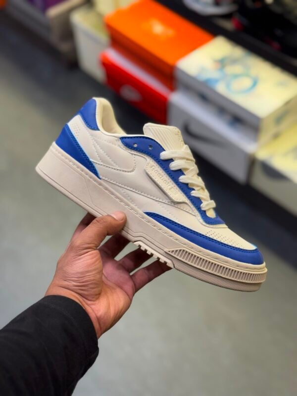 d0219bf6-7808-4475-965d-5fd8a92c061c REEBOK CLUB C LTD VINTAGE
Quality-High end
Material: Premium leather quality