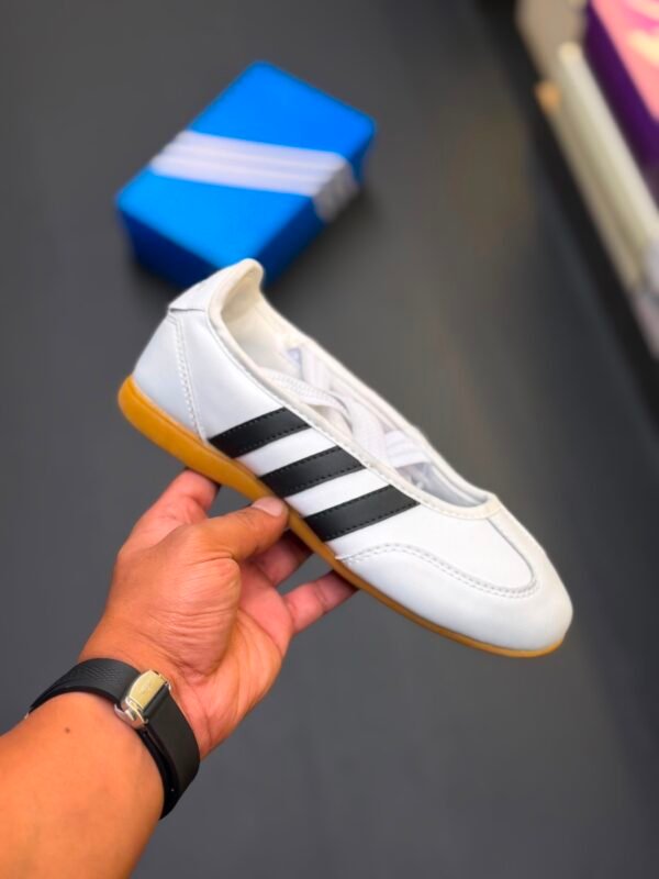 e0cca48e-33ef-4e23-9ec7-88c763a76a29 Adidas Barreda Mary Jane
Quality-High end
Material: Premium leather quality