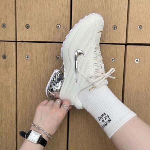 NIKE AIRMAX PLUS
Material: Premium leather