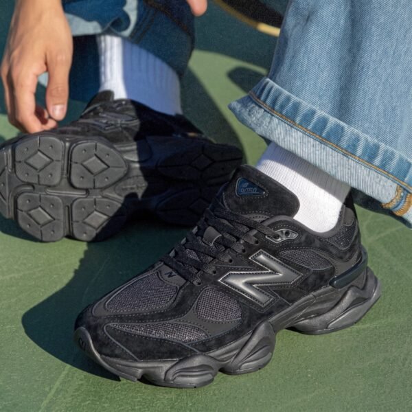 f05ae33a-5655-4c6b-8e4b-4ef7a9bdc536 NEWBALANCE 9060
Material: Premium leather quality