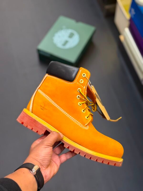 TIMBERLAND BOOT
Material: Premium leather quality