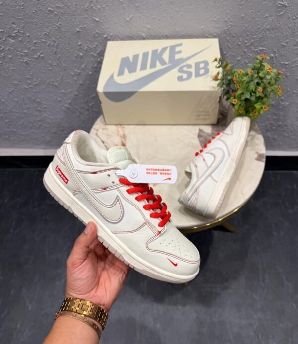 14eded31-50fb-49e0-b16b-54539d281fb2 *NOW AT BLACK DAY SALE 🇮🇳
*NIKE SB DUNK SUPREME WHITE RED RADIUM
Euro 40-45 ✅
Legit Quality Grtd
Original Box Pack