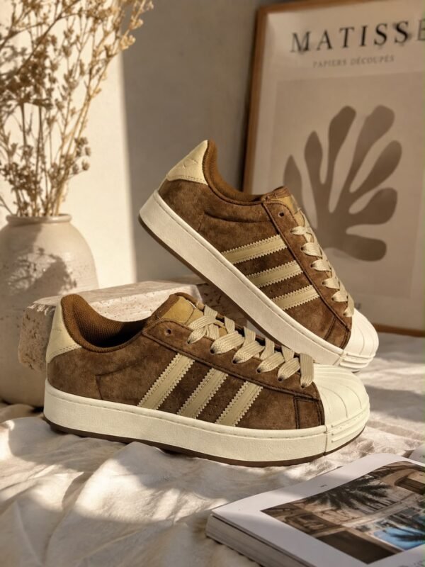 1a56c174-ecc4-42d2-8259-930d52533dda *FIRST TIME IN INDIA 🇮🇳*
*ADIDAS ORIGINALS SUPERSTAR 2026 SUEDE TAN 🔥*
Euro 40-44 ✅
Exact Showroom quality
Original Box Pack 📦
Grab Soon 🔜