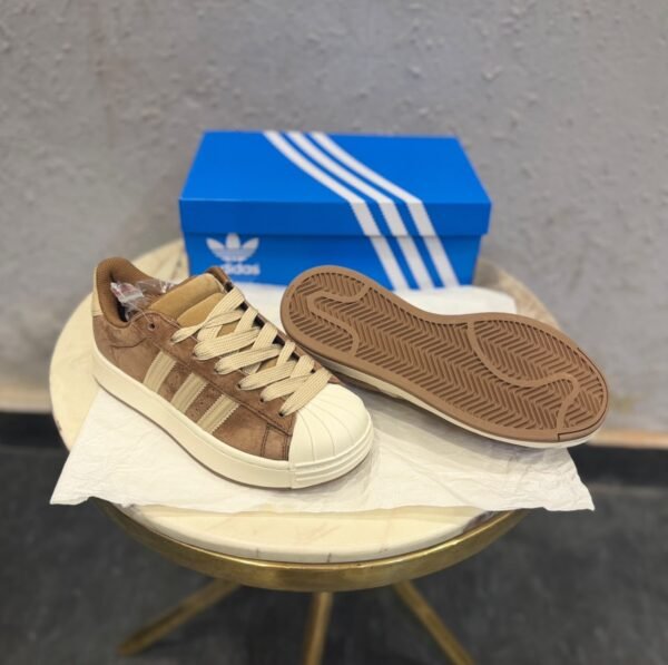 58a793dd-dd3f-4755-9250-38eaad937763 *FIRST TIME IN INDIA 🇮🇳*
*ADIDAS ORIGINALS SUPERSTAR 2026 SUEDE TAN 🔥*
Euro 40-44 ✅
Exact Showroom quality
Original Box Pack 📦
Grab Soon 🔜